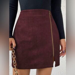 Maroon skirt size large never been worn
